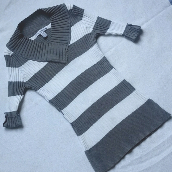 Love By Design Tops - V-neck Sweater